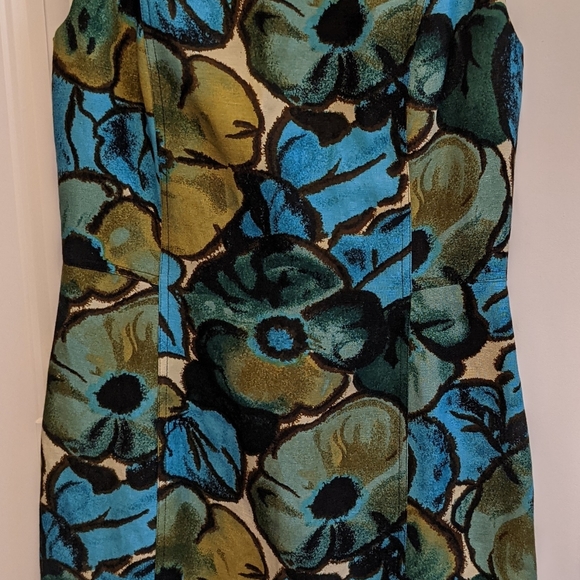 Dress - Picture 2 of 2